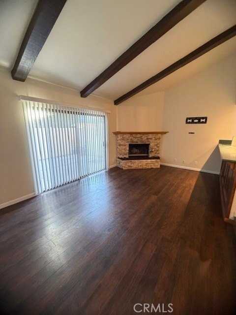 18435 Keswick St #13 - Photo 7 of 23