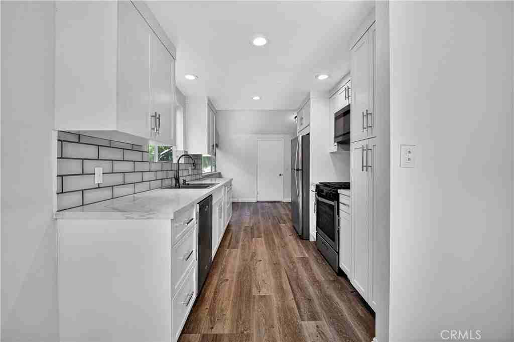 9503 Gerald Ave - Photo 4 of 43