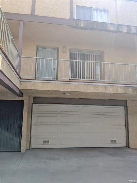 15527 Parthenia St #4 - Photo 4 of 19