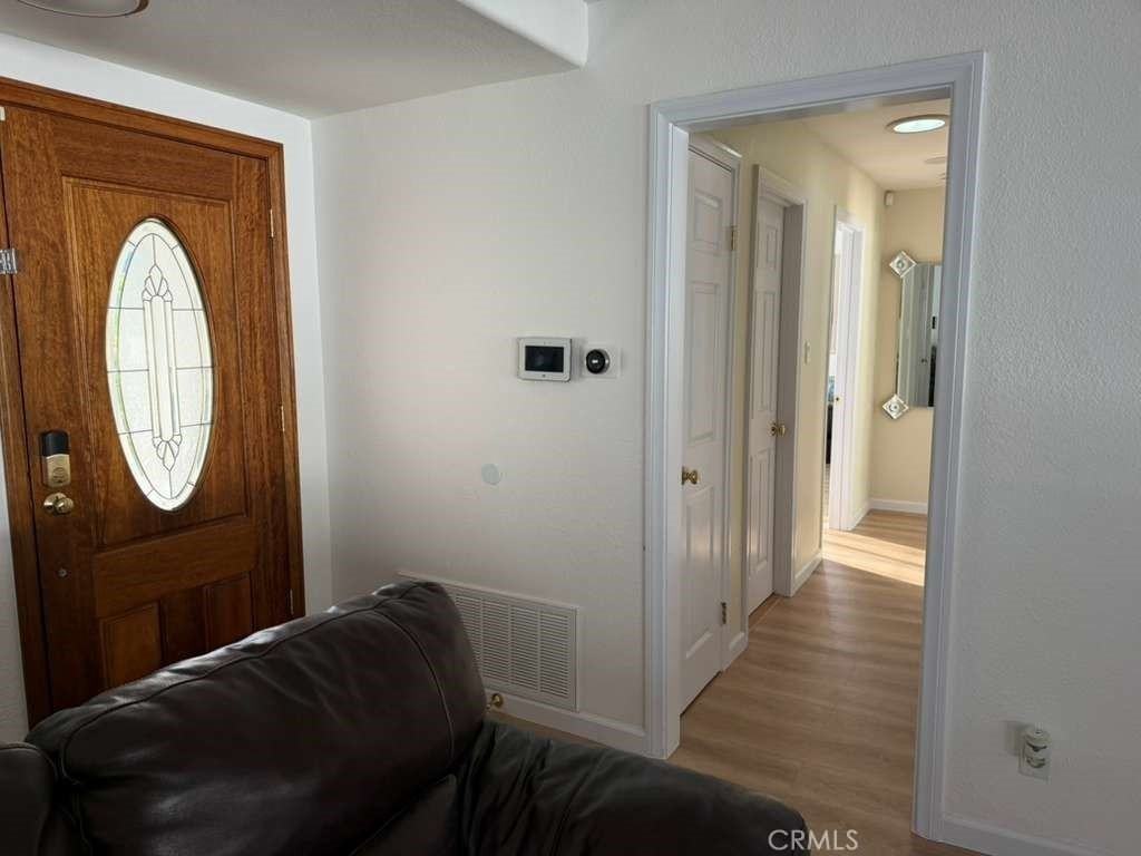 6601 Woodlake Ave - Photo 4 of 27