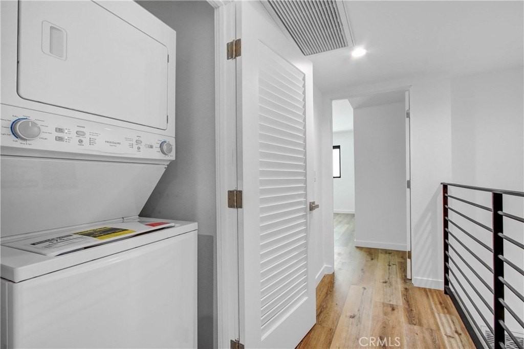 4409 Saugus Ave #104 - Photo 7 of 9