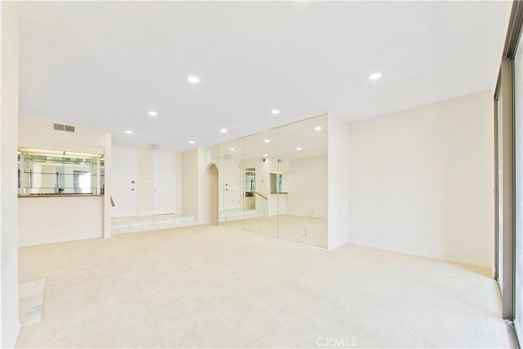 5340 Yarmouth Ave #205 - Photo 4 of 26