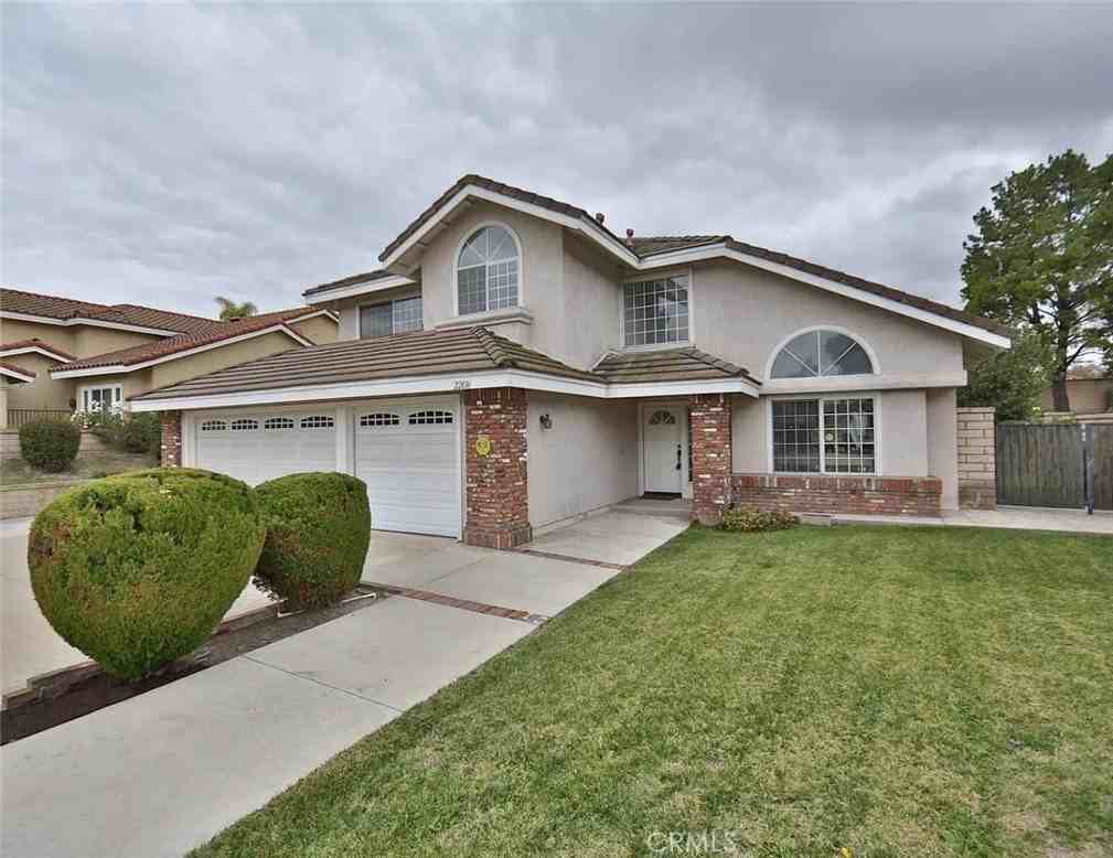 22016 Roundup Dr - Photo 2 of 27