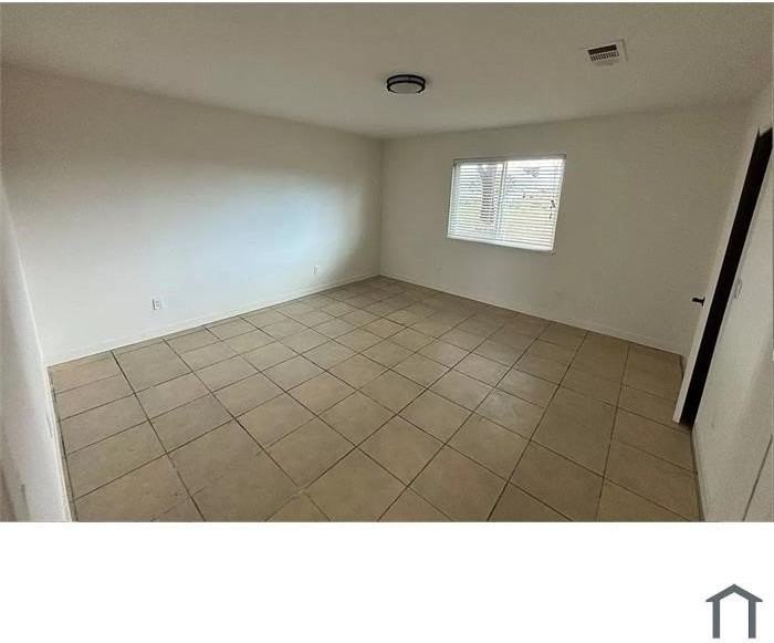 8848 Oleander Ave - Photo 6 of 7