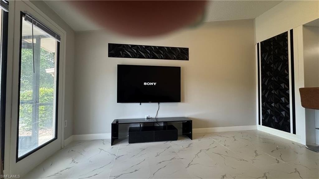 5222 Treetops Dr - Photo 3 of 9