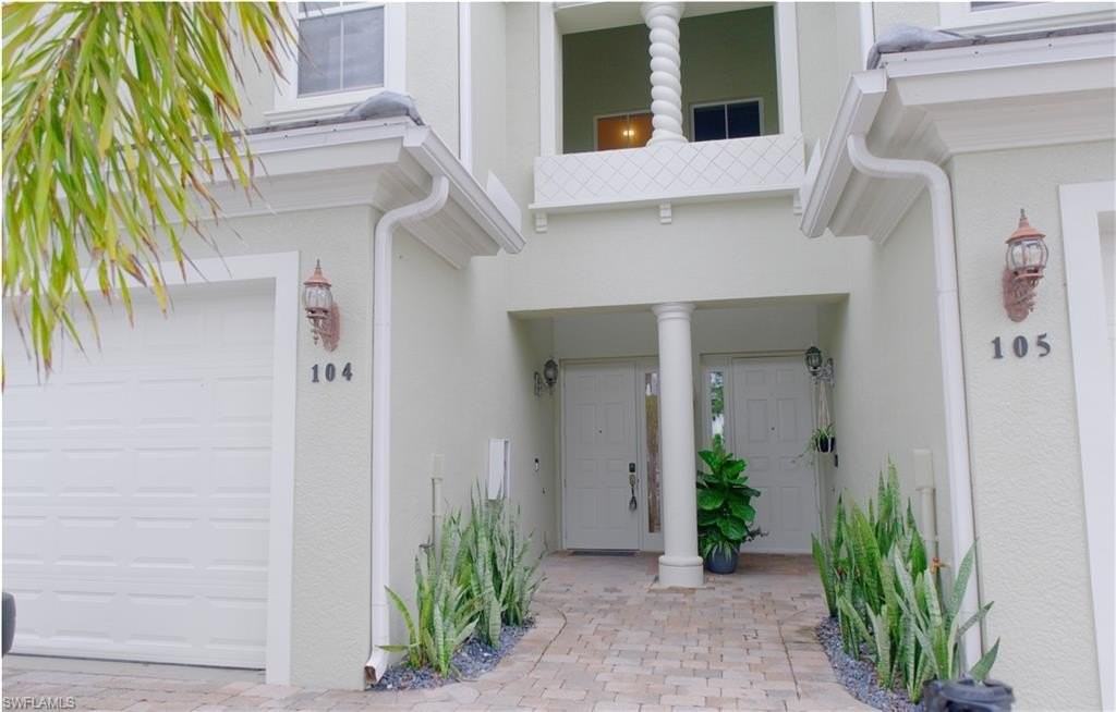 1395 Mariposa Cir #104 - Photo 3 of 25