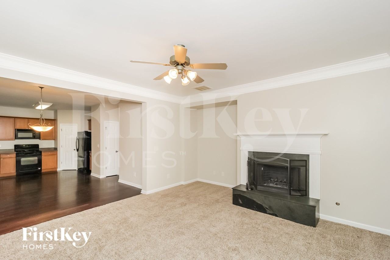 6003 Escher Ln Se - Photo 3 of 15