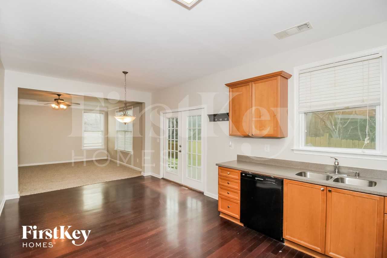 6003 Escher Ln Se - Photo 5 of 15