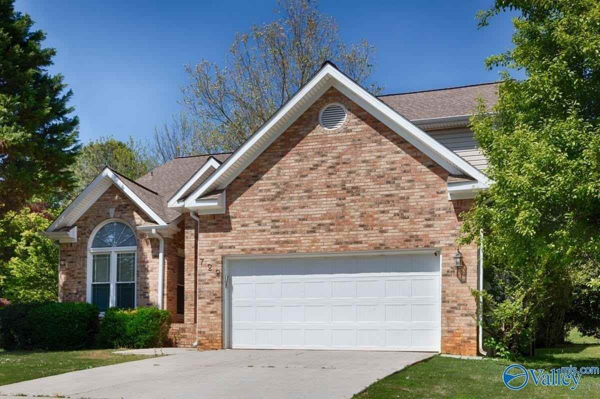 722 Highland Dr - Photo 2 of 38