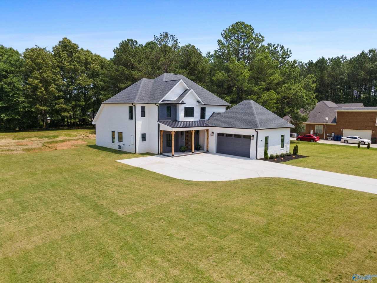 145 Mercury Ln - Photo 2 of 46