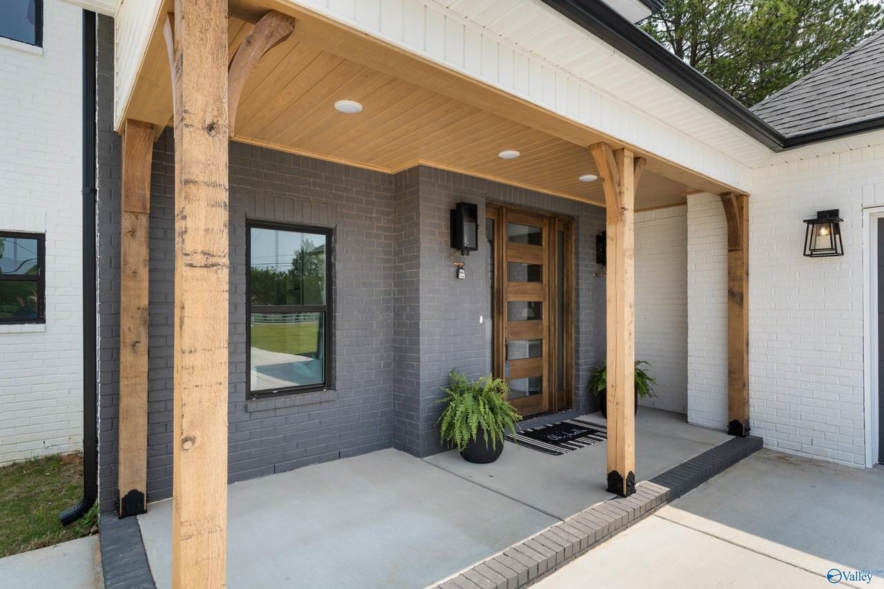 145 Mercury Ln - Photo 3 of 46