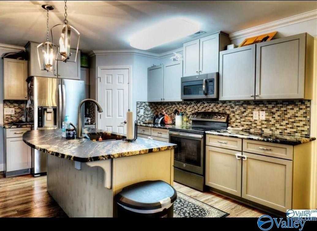 246 Healey Dr - Photo 4 of 18