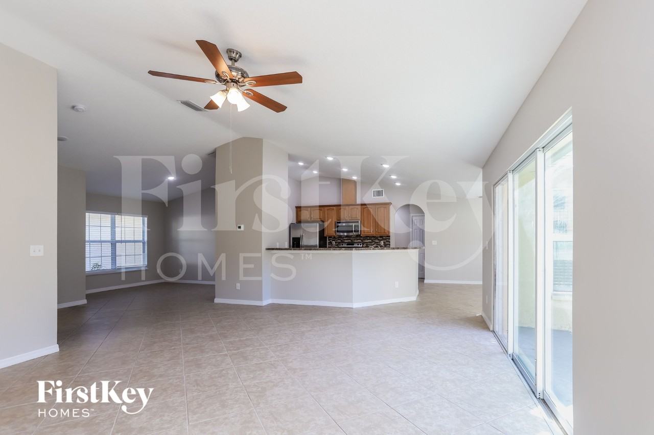 1860 Kim Acres Ln - Photo 3 of 15