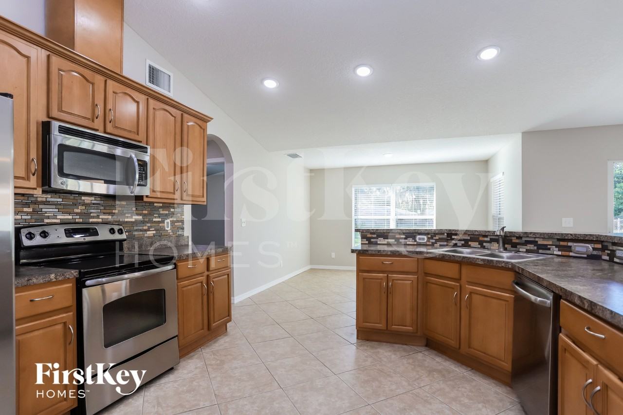 1860 Kim Acres Ln - Photo 4 of 15