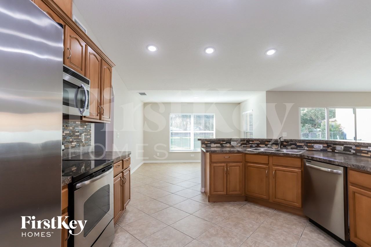 1860 Kim Acres Ln - Photo 5 of 15