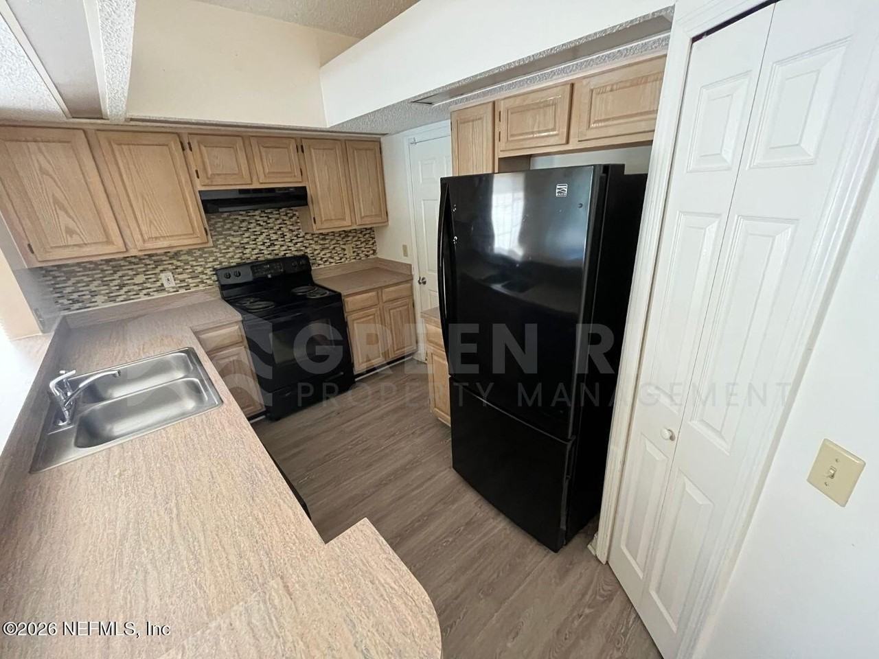 7739 Coatbridge Ln N - Photo 6 of 22