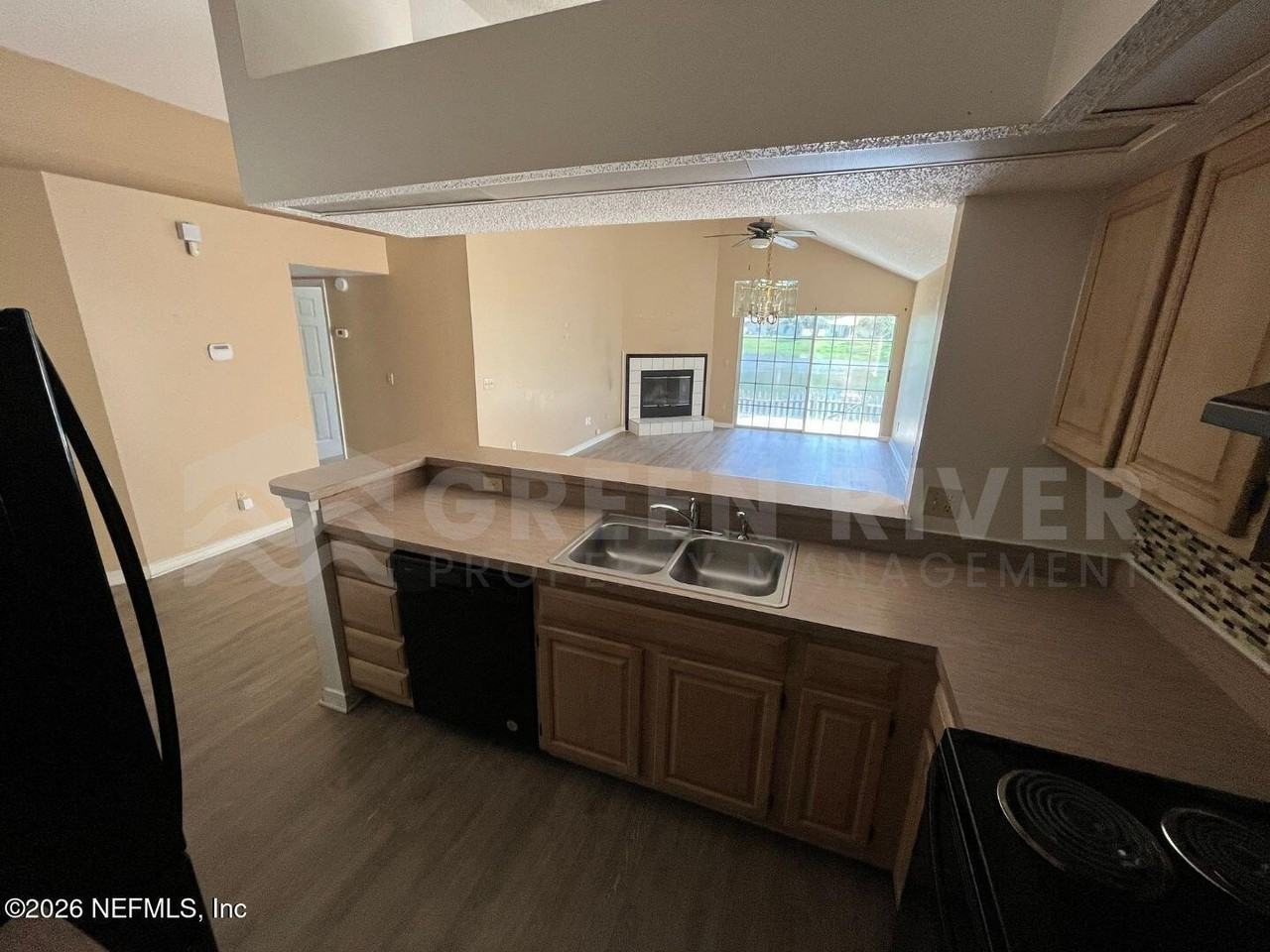 7739 Coatbridge Ln N - Photo 7 of 22