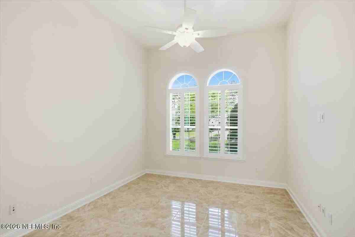 743 E Dorchester Dr - Photo 7 of 42