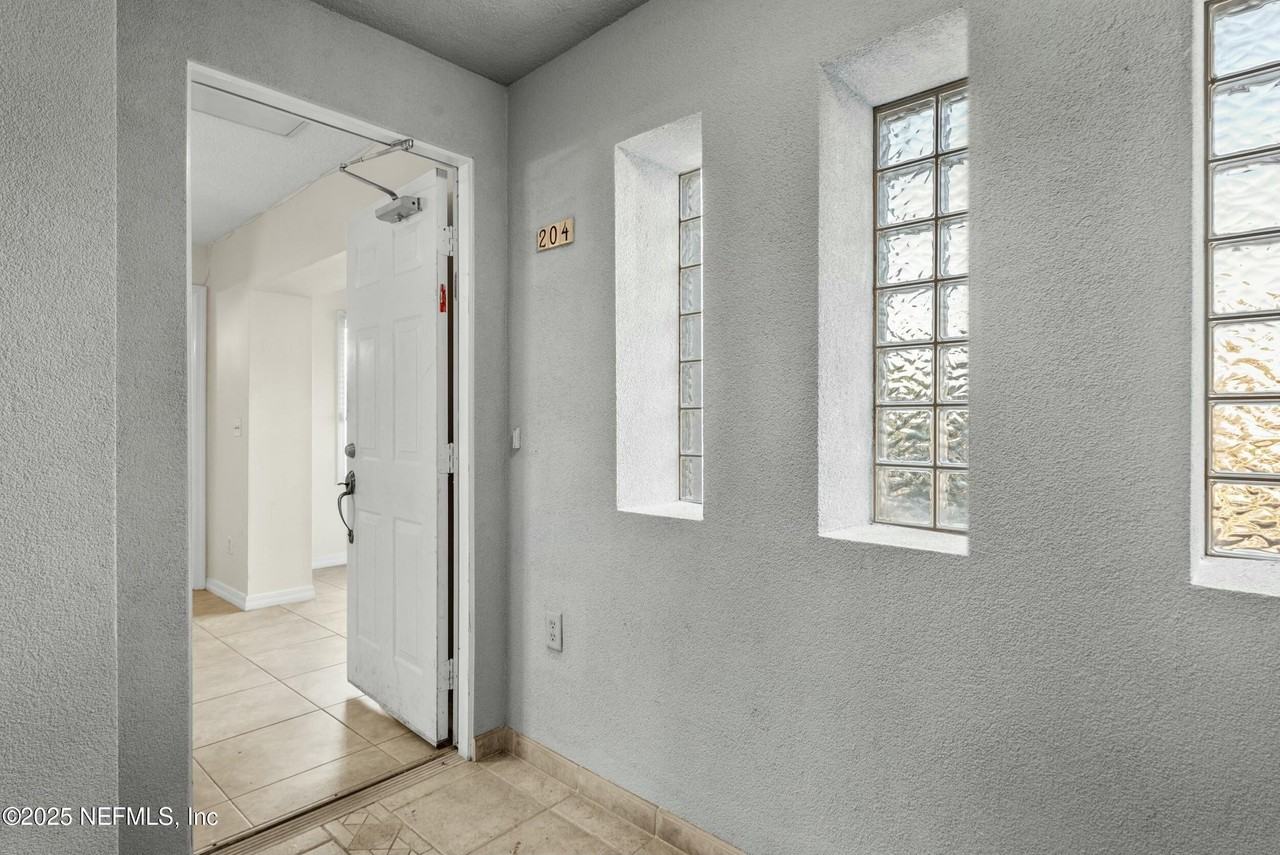 210 11th Ave N #204S - Photo 2 of 23