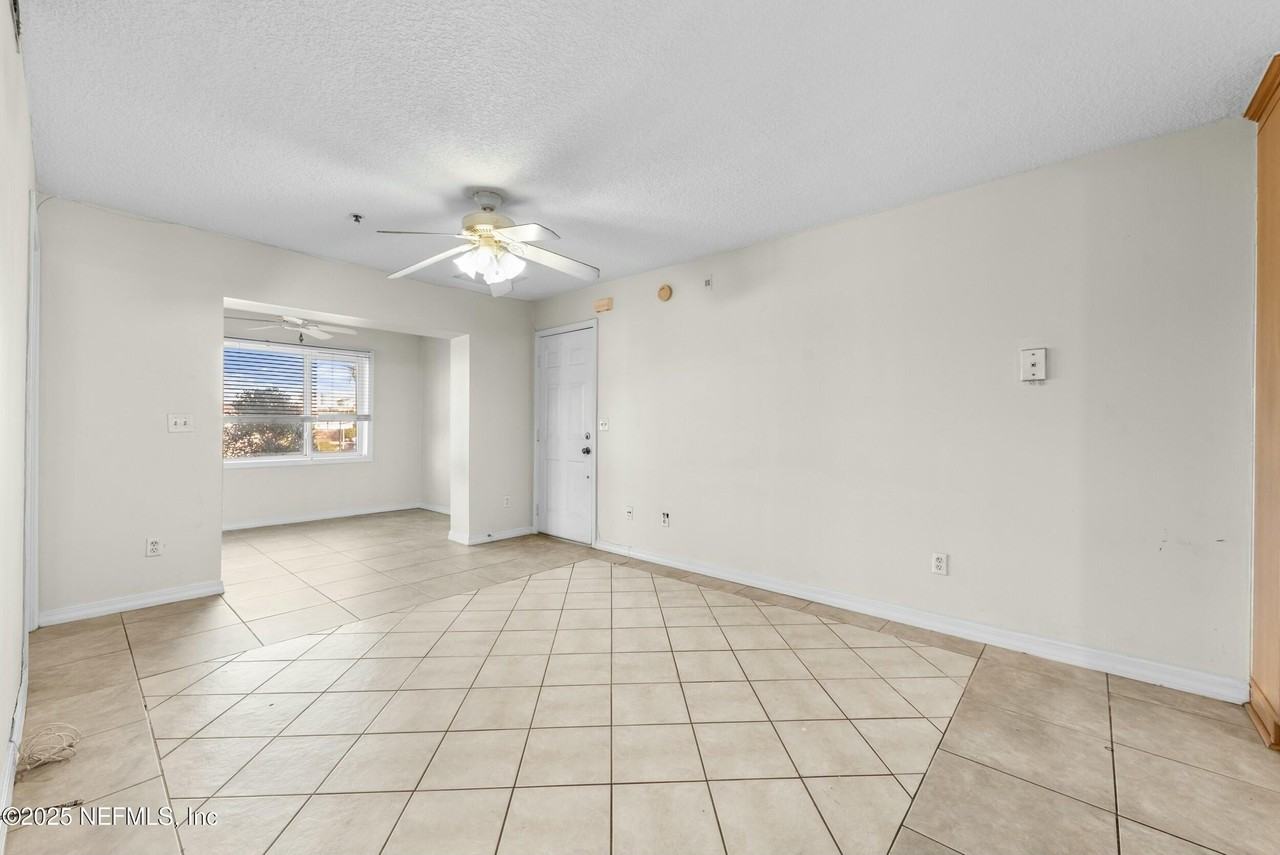 210 11th Ave N #204S - Photo 3 of 23