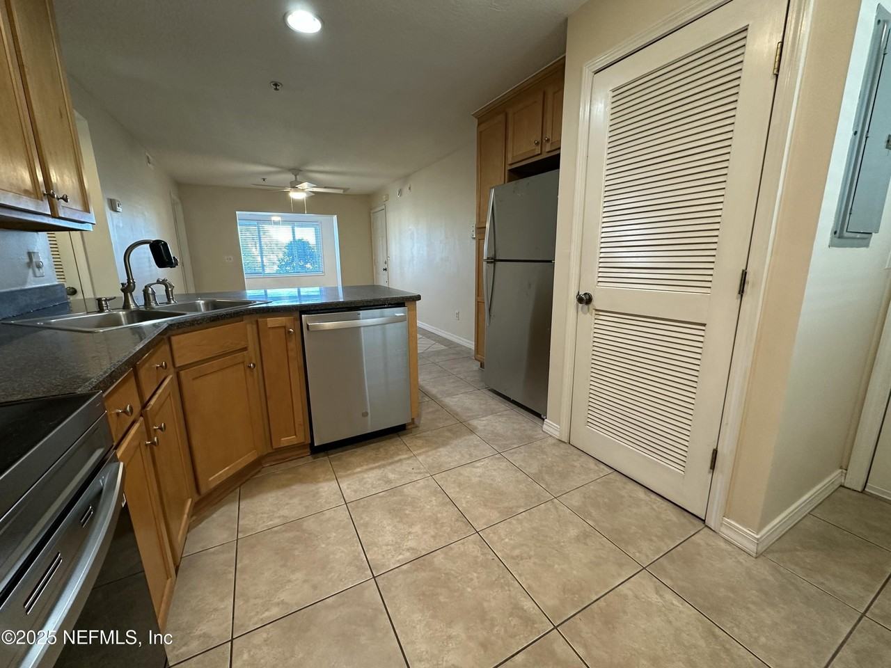 210 11th Ave N #204S - Photo 6 of 23