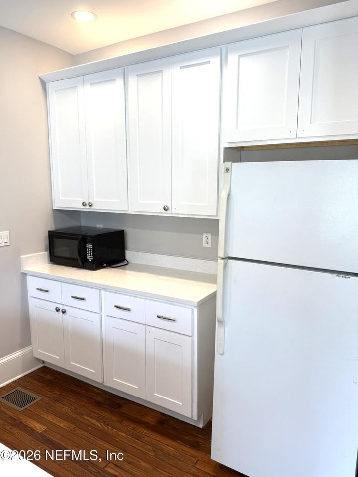 1736 Naldo Ave Unit 1736 - Photo 7 of 14