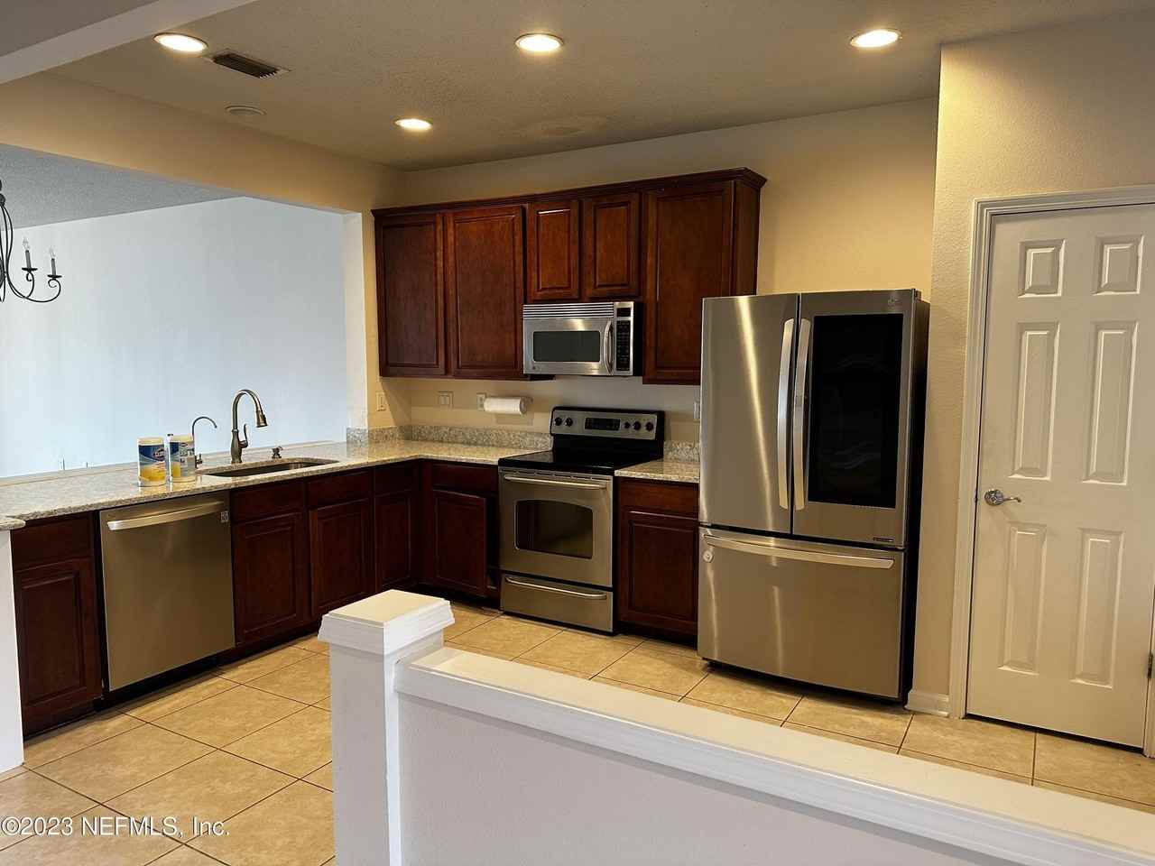 4221 Marblewood Ln - Photo 5 of 47