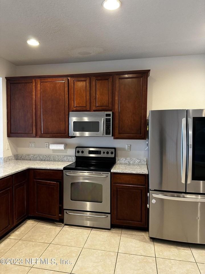 4221 Marblewood Ln - Photo 6 of 47