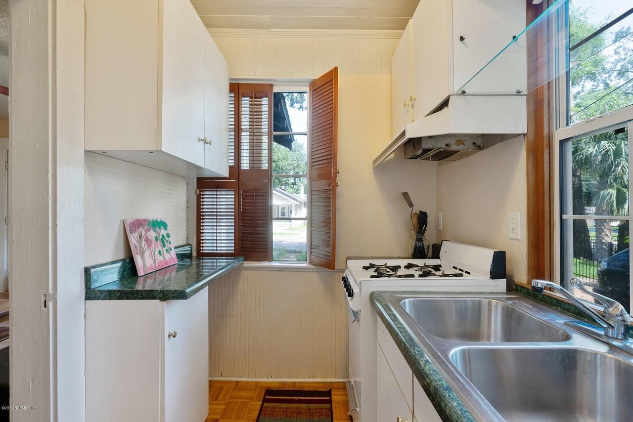 3914 Herschel St #1 - Photo 7 of 45