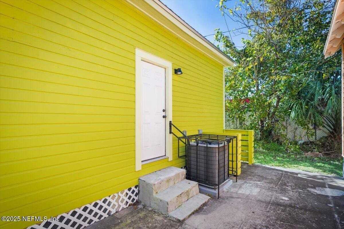 1946 Redell St - Photo 5 of 28