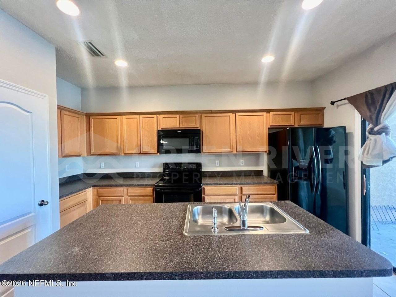 5282 Brighton Park Ln - Photo 7 of 31