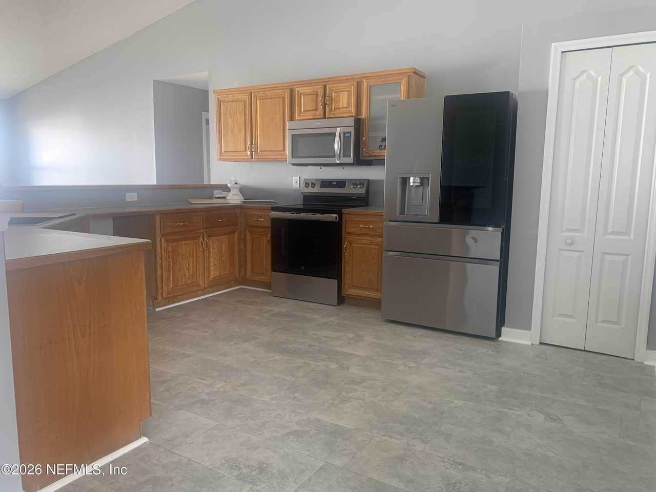 1752 Glen Laurel Dr - Photo 6 of 14