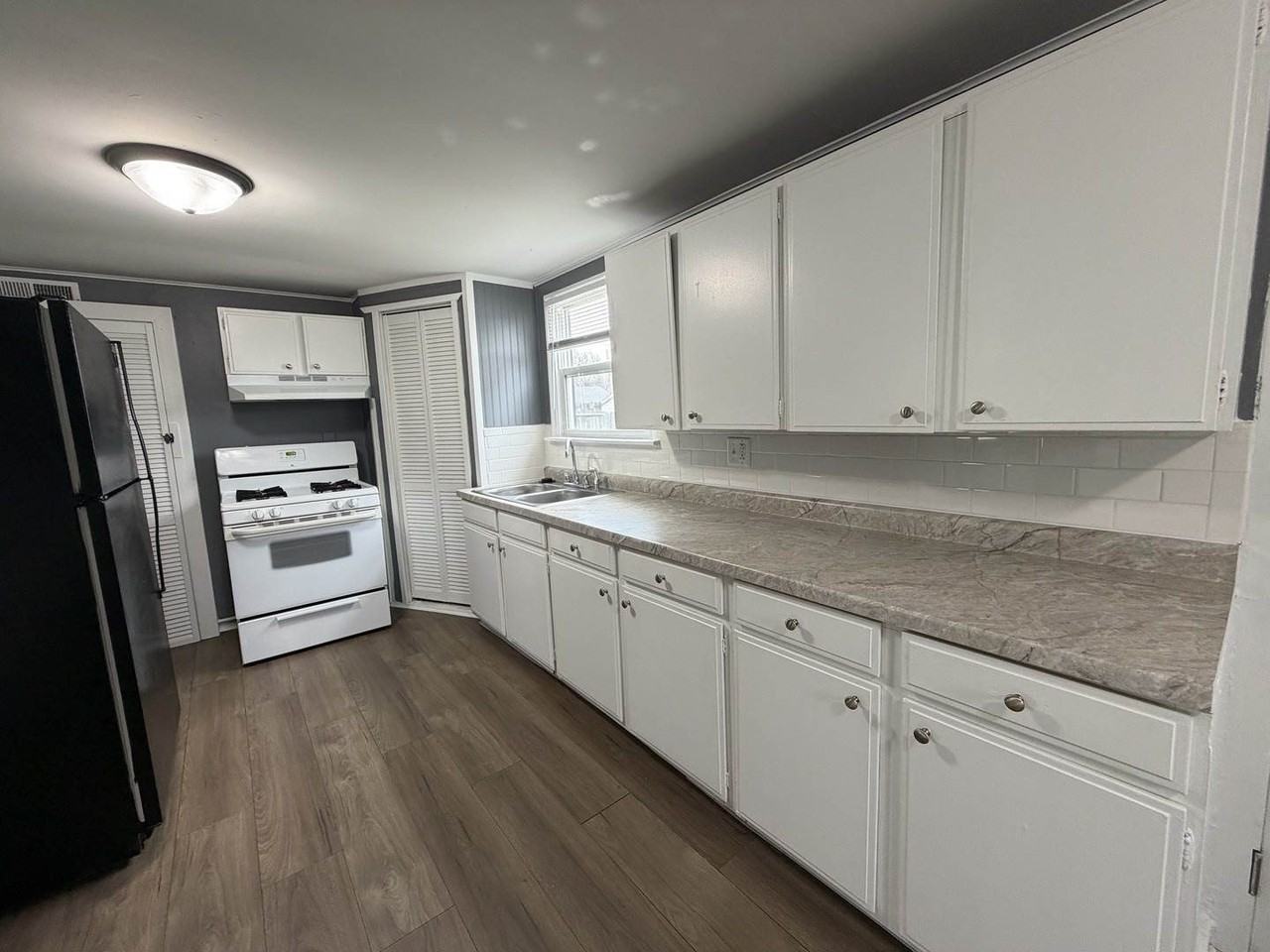 535 15th Ave - Photo 6 of 19