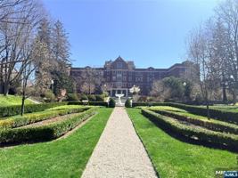 featured image of 3104 Rio Vista Dr