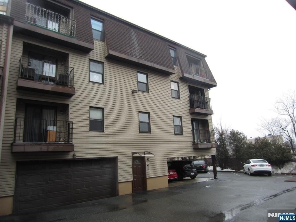 233 Midland Ave - Photo 2 of 15