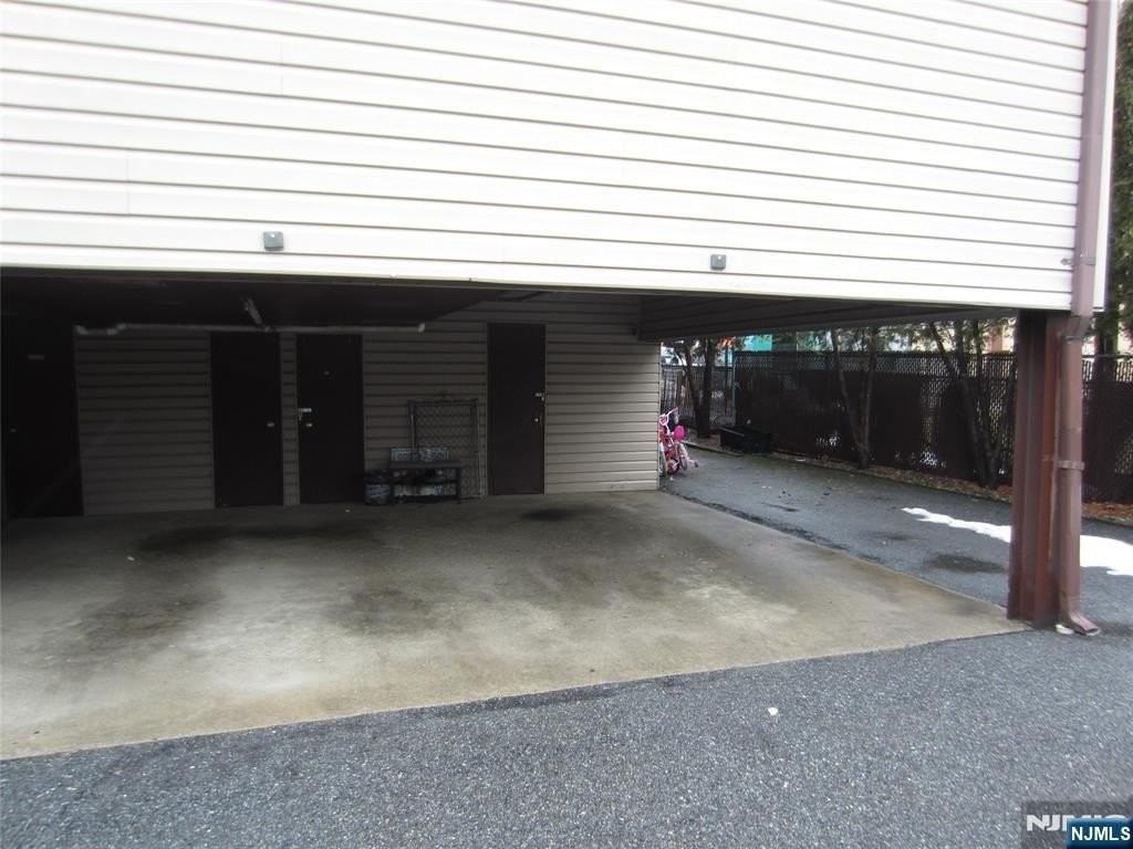 233 Midland Ave - Photo 5 of 15