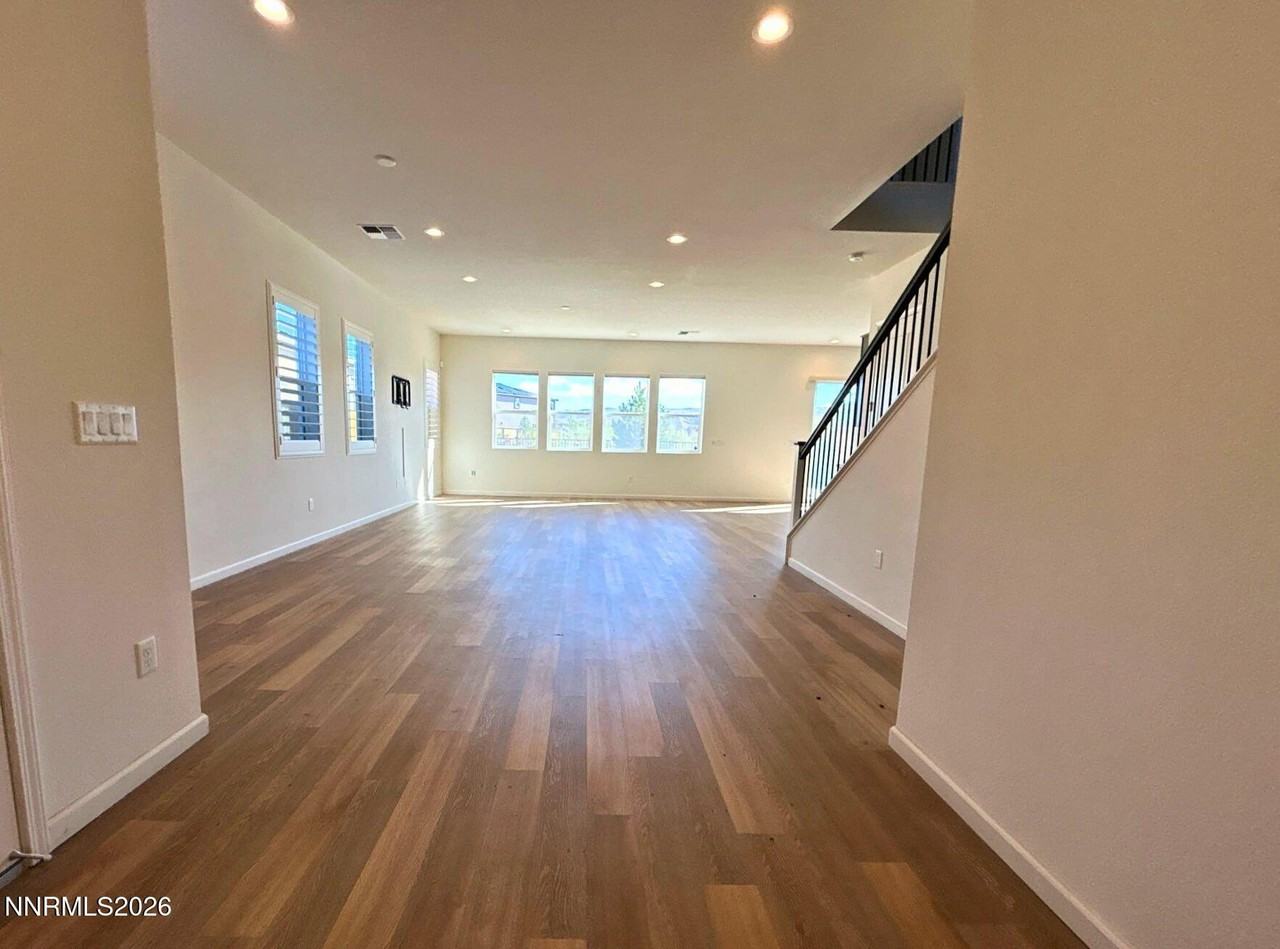 7840 Hoback Dr - Photo 2 of 24