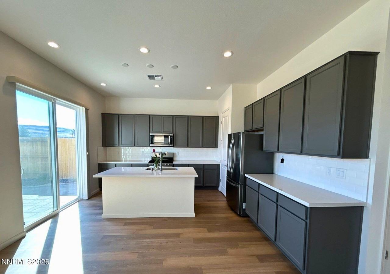 7840 Hoback Dr - Photo 6 of 24