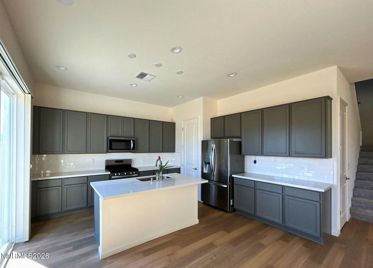 7840 Hoback Dr - Photo 7 of 24