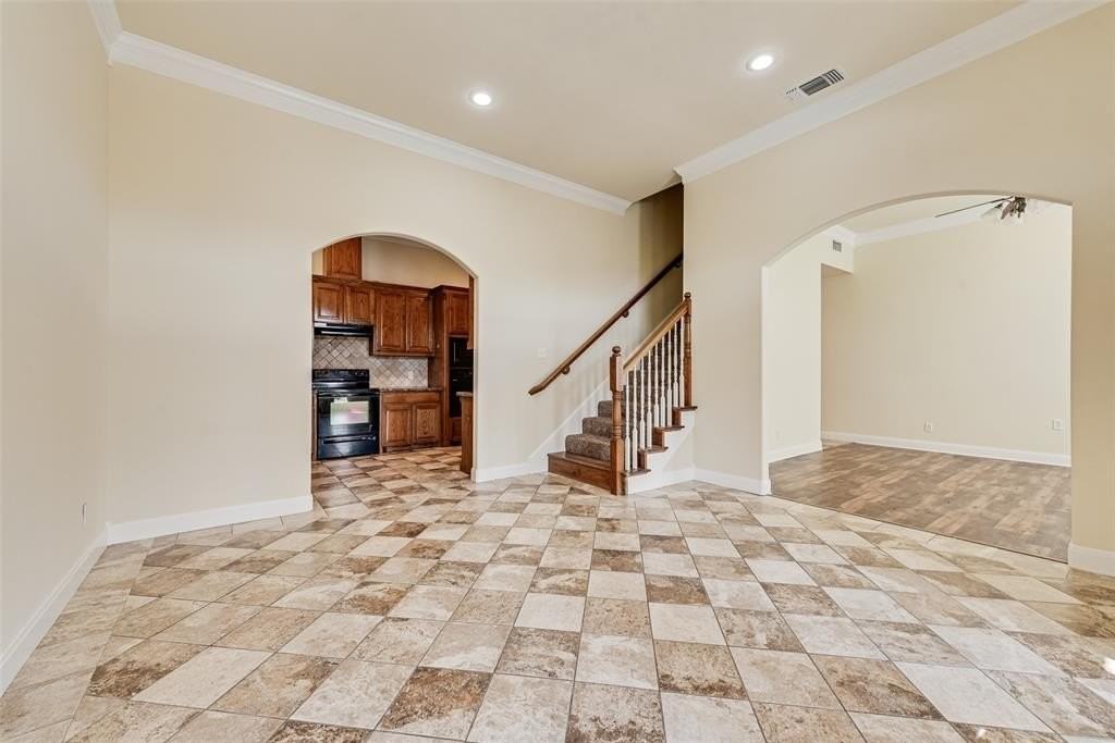 1130 Newcastle Dr - Photo 4 of 27