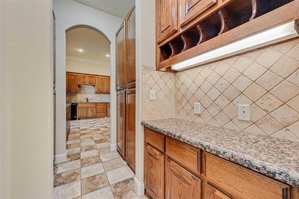 1130 Newcastle Dr - Photo 6 of 27