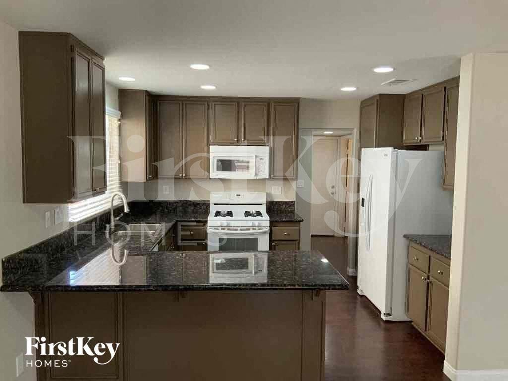 6067 Hidden Rock Dr - Photo 5 of 13