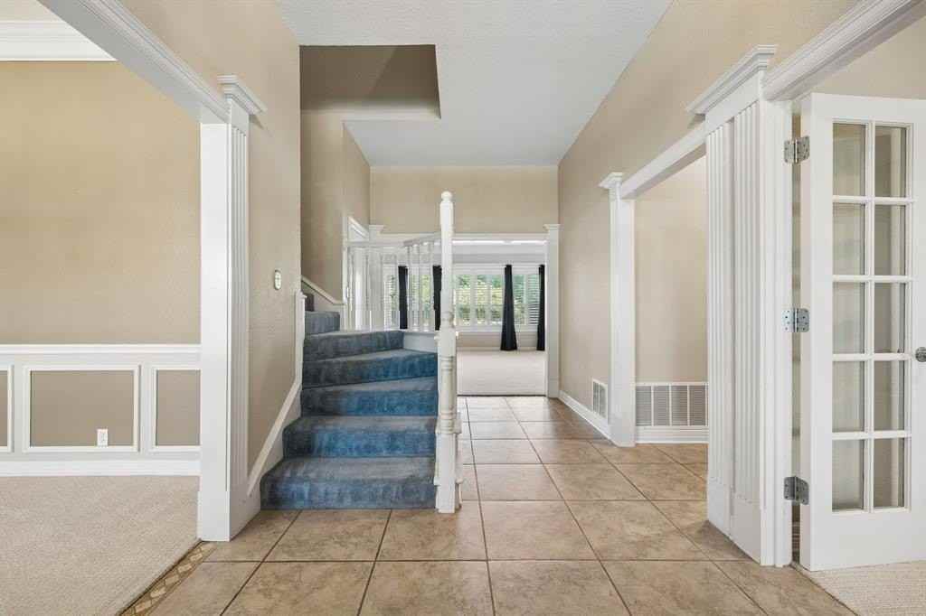 7704 Emerson Ln - Photo 4 of 40