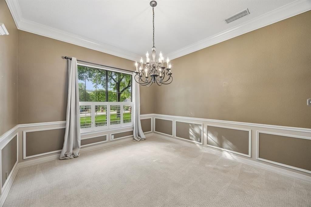 7704 Emerson Ln - Photo 5 of 40