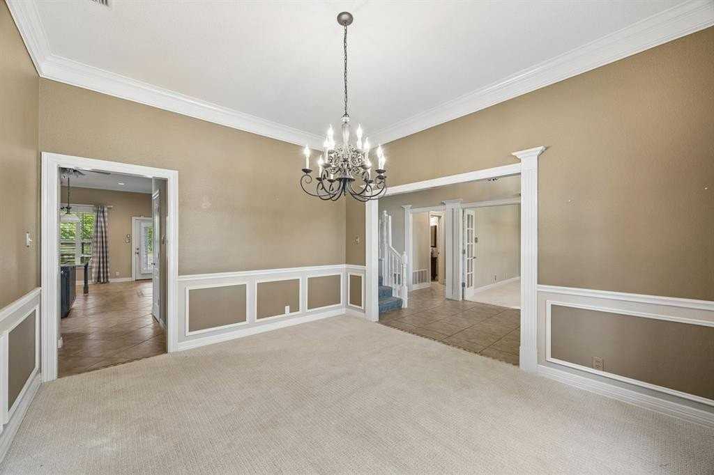 7704 Emerson Ln - Photo 6 of 40