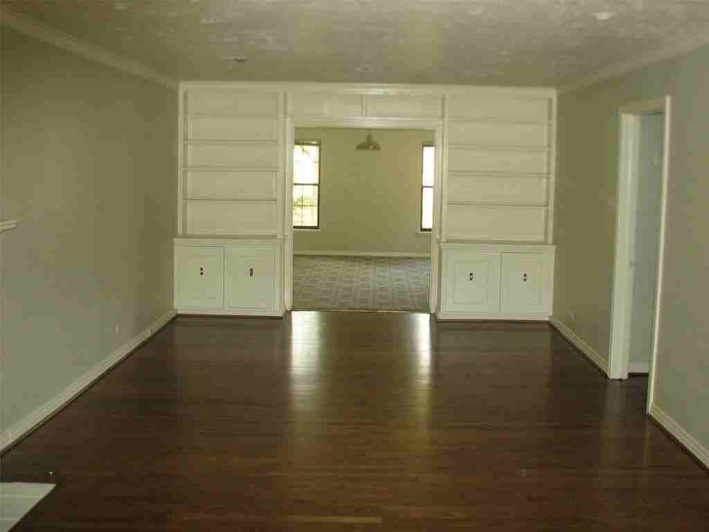 10943 Desdemona Dr - Photo 3 of 9