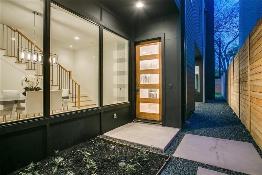 5427 Melrose Ave - Photo 2 of 36