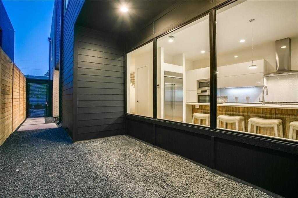 5427 Melrose Ave - Photo 6 of 36