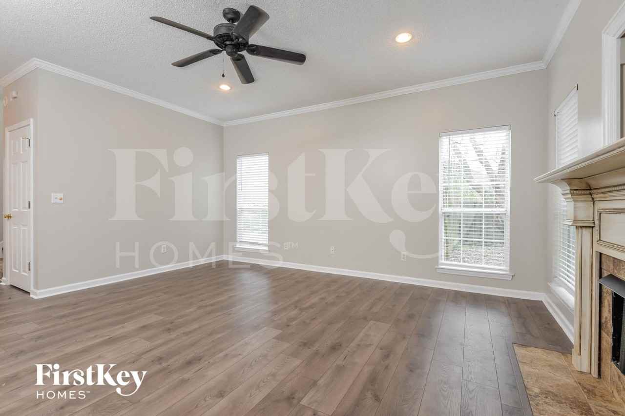 3021 Bowron Rd - Photo 3 of 15