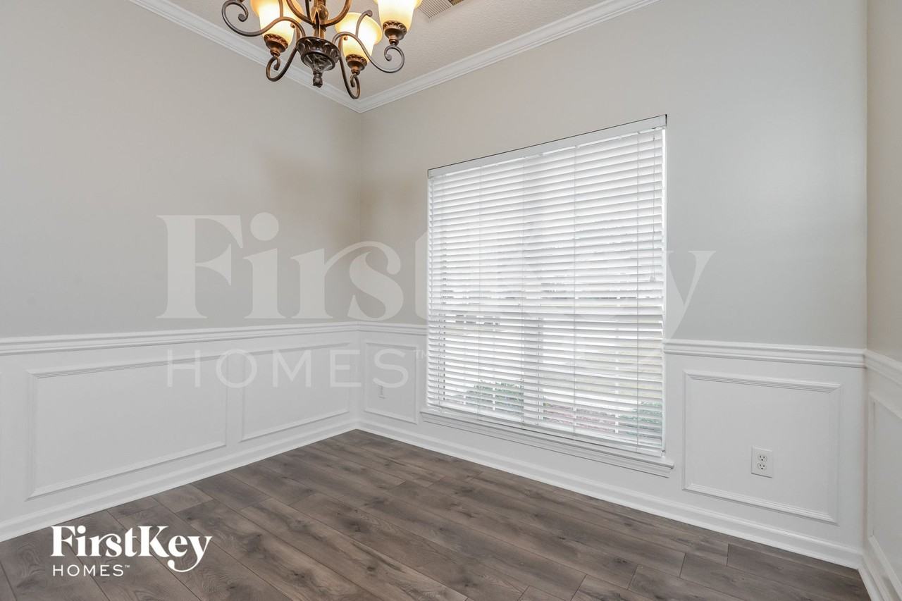 3021 Bowron Rd - Photo 5 of 15